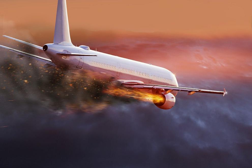 горящ самолет