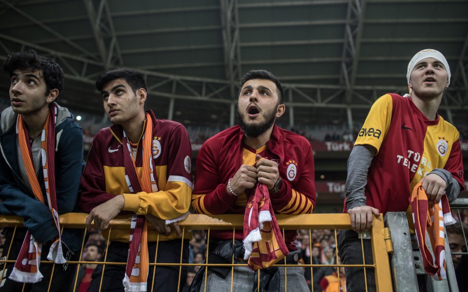 Турция бе на минути от най-големия си футболен резил