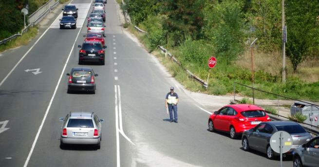 Полицията очаква след обяд по-силен трафик, каза Лъчезар Близнаков от