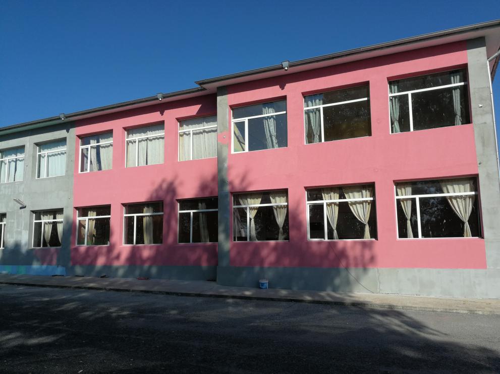 Училището в село Коларци