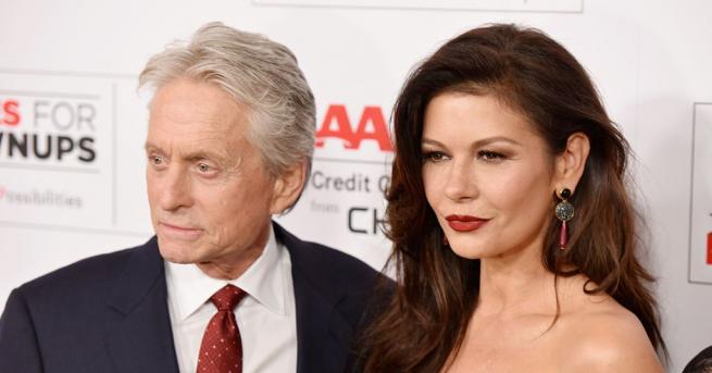 Холивудското семейство Майкъл Дъглас и Катрин Зита Джоунс се пренесе в