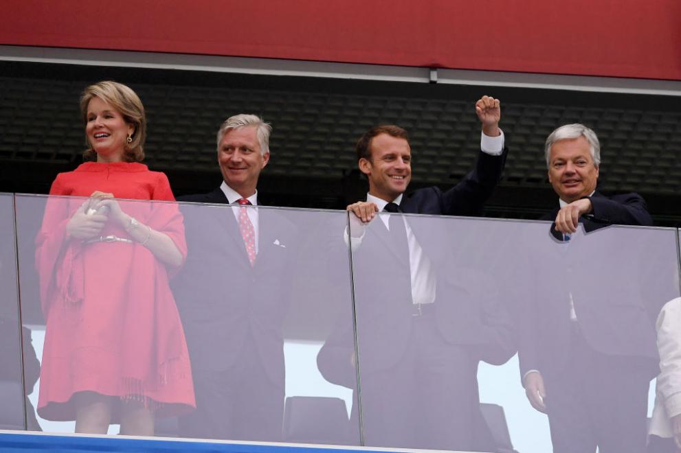 Дидиер Рейндърс (вдясно) до френския президент Еманюел Макрон