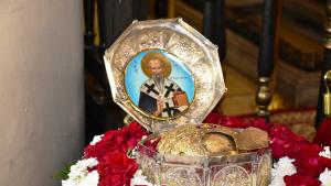 На 25 ноември Българската православна църква отдава почит наСвети Климент