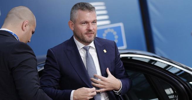 Словашкият министър председател Петер Пелегрини оцеля при гласуване на вот на