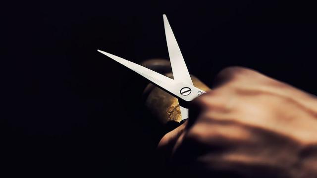 Продават къщата, където е сниман „Едуард Ножиците” 