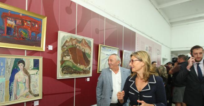Вицепремиерът и министър на външните работи Екатерина Захариева откри изложбата