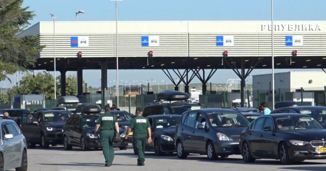Нормално натоварен е трафикът на граничните пунктове между България и