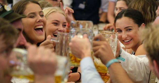 Мюнхенският Октоберфест най големият фестивал на бирата в света приключи днес