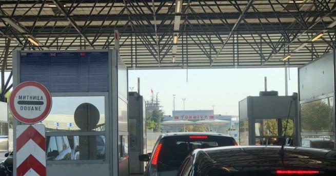 Трафикът към граничните контролно пропускателни пунктове Капитан Андреево и Лесово