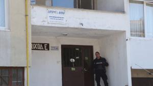 Специализирана полицейска операция на СДВР се провежда в бежанския център
