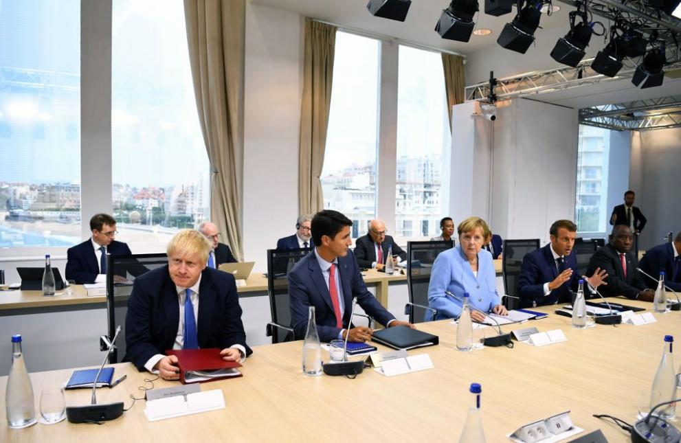 Лидерите на Франция, Великобритания и Германия Еманюел Макрон, Борис Джонсън и Ангела Меркел се срещнаха в ООН, за да съгласуват своята стратегия за Иран