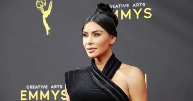 Американската телевизионна звезда Ким Кардашиян публикува селфи без грим, което