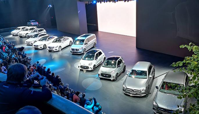  Mercedes показа цялата си електрифицирана гама във Франкфурт.