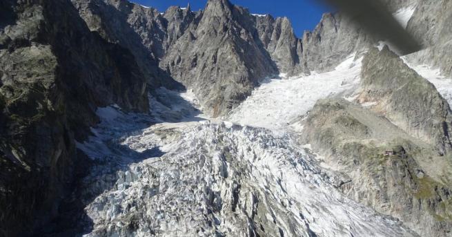 Италианските власти затвориха пътища и евакуираха планински колиби след като