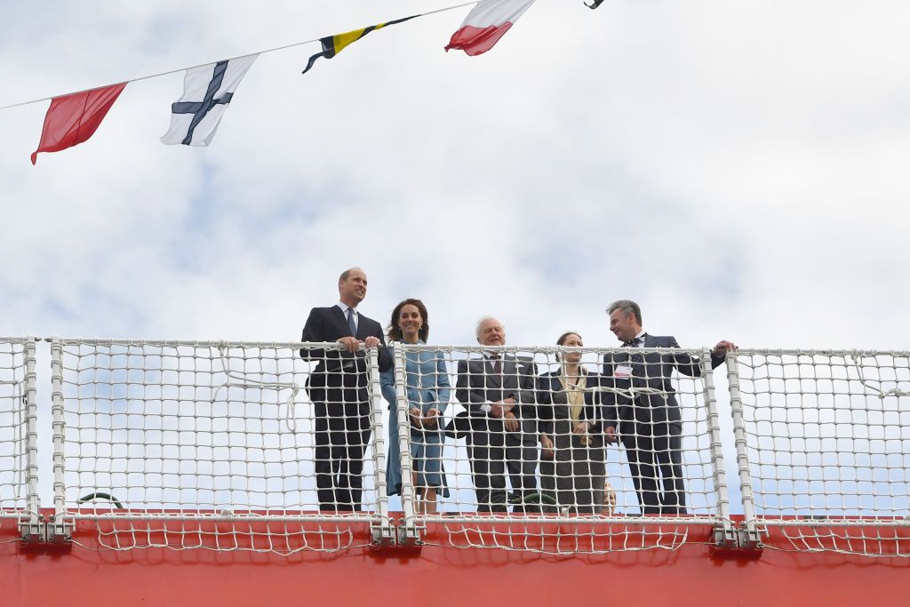 Херцогиня Кейт и принц Уилям на кораба Атънбъро