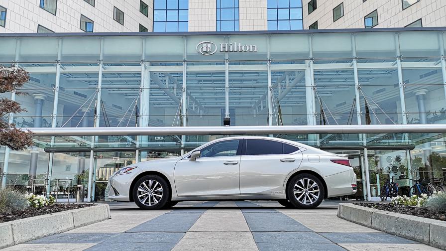 Различна алтернатива на „М” и „AMG”: Lexus ES 300h (тест драйв)