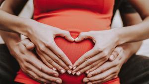 бременна жена сърце