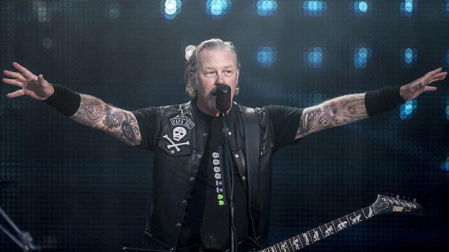 Фронтменът на Metallica Джеймс Хетфийлд влезе в клиника за зависимости 