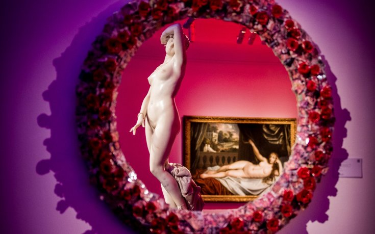 Уволниха треньор по кикбокс за еротични снимки преди 20 години