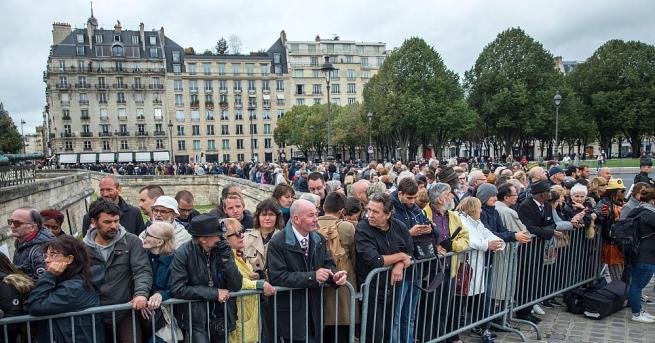 Гражданска панихида по повод кончината на бившия френски президент Жак