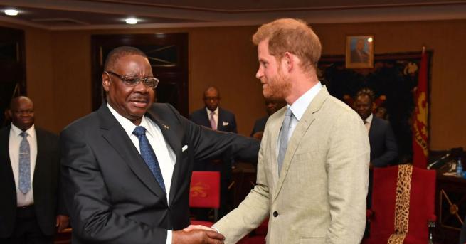 Принц Хари пристигна в столицата на Малави Лилонгве където посети