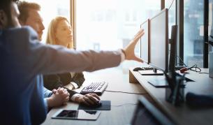 Изкуственият интелект сваля заплатите в ИТ сектора