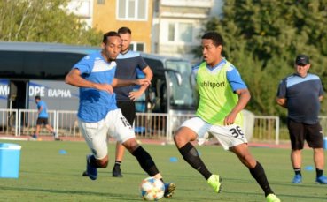 Отборът на Черно море започна седмицата с двуразови тренировки И