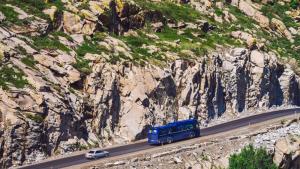 Туристически микробус падна в пропаст в Турция при което пострадаха