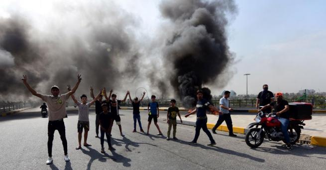 Девет души бяха убити а стотици ранени при протестите