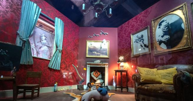 Стрийт художникът Банкси закрива изложбената си зала в Лондон открита