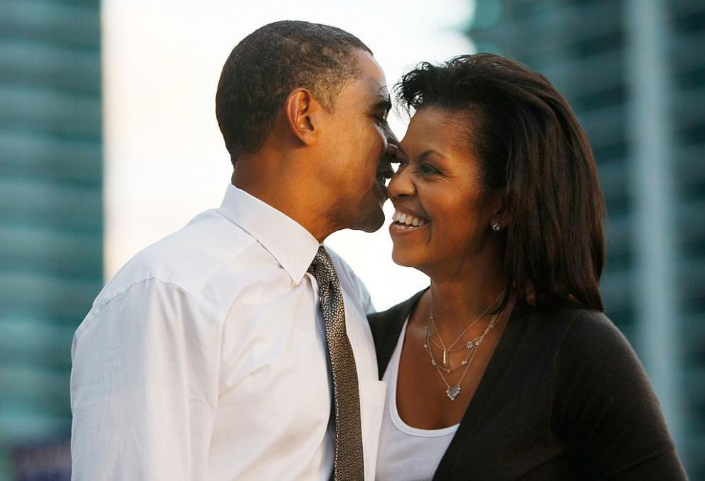 Барак и Мишел Обама винаги са демонстрирали обичта си
