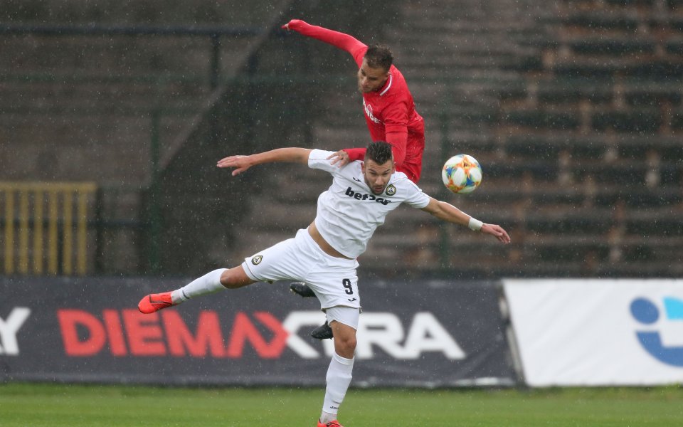 Славия надви Цардско село с минималното 1:0 в първи двубой