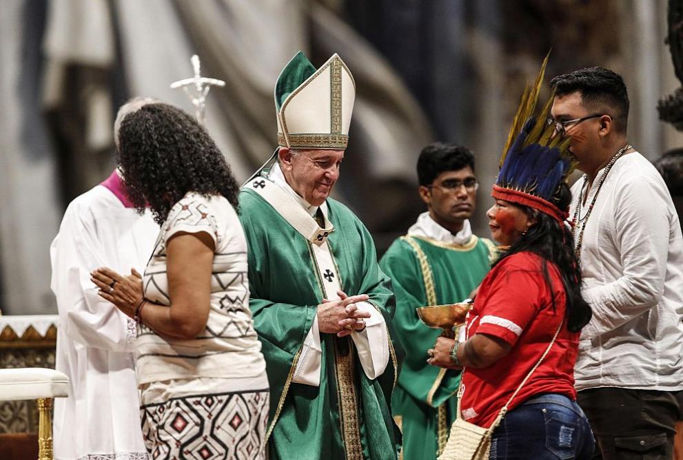 Папа Франциск отслужва литургия с представители на страните от Амазония