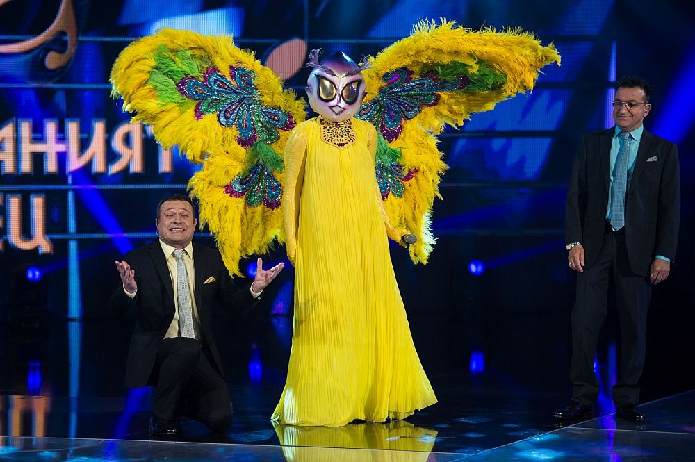 Маскираният певец