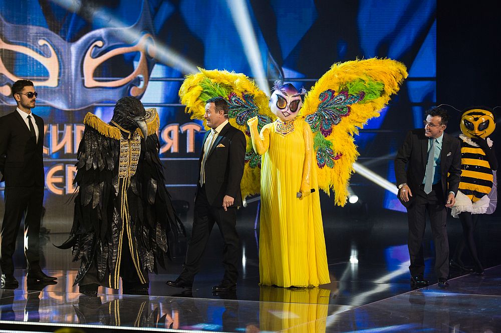 Маскираният певец