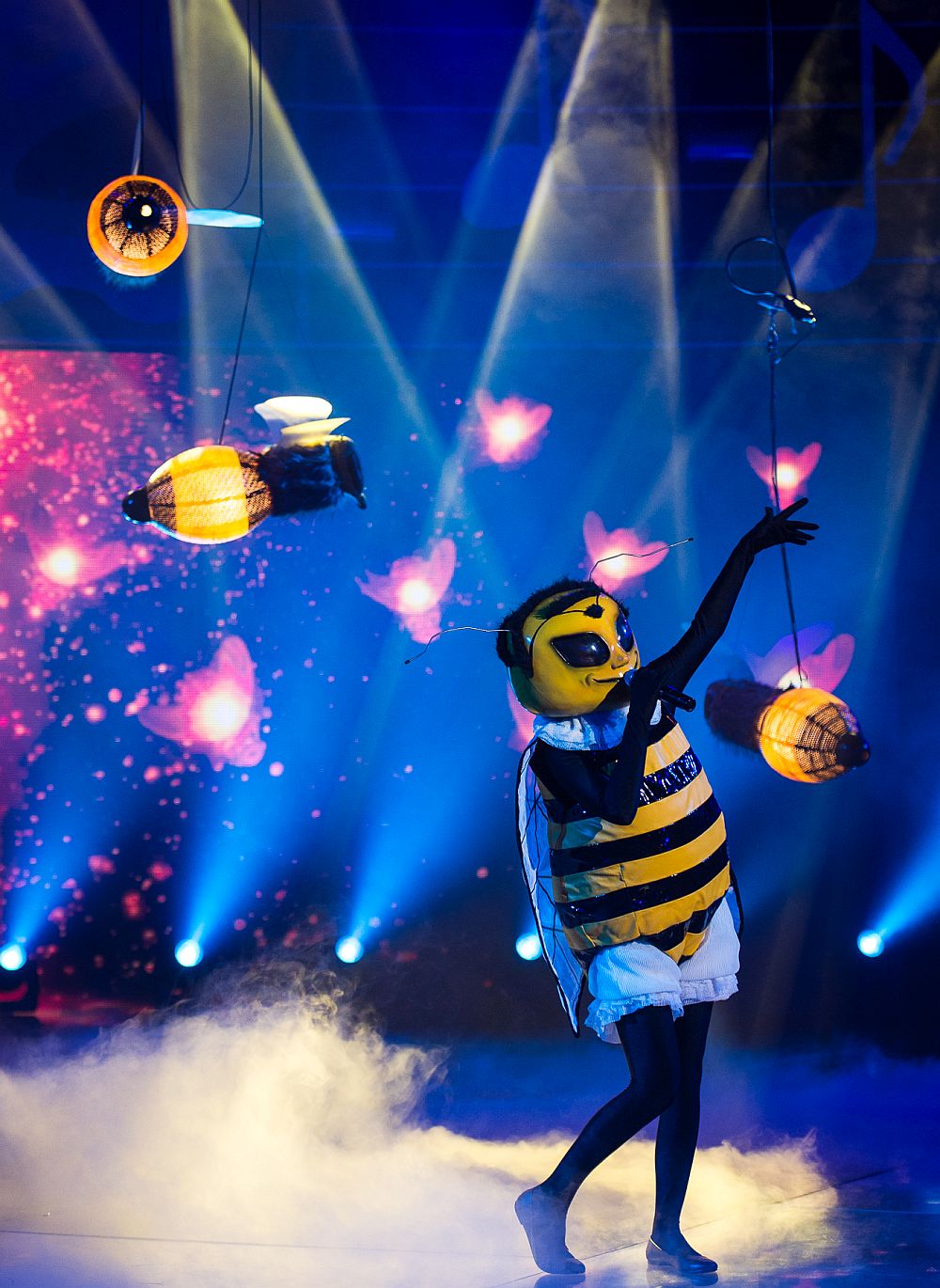 Маскираният певец