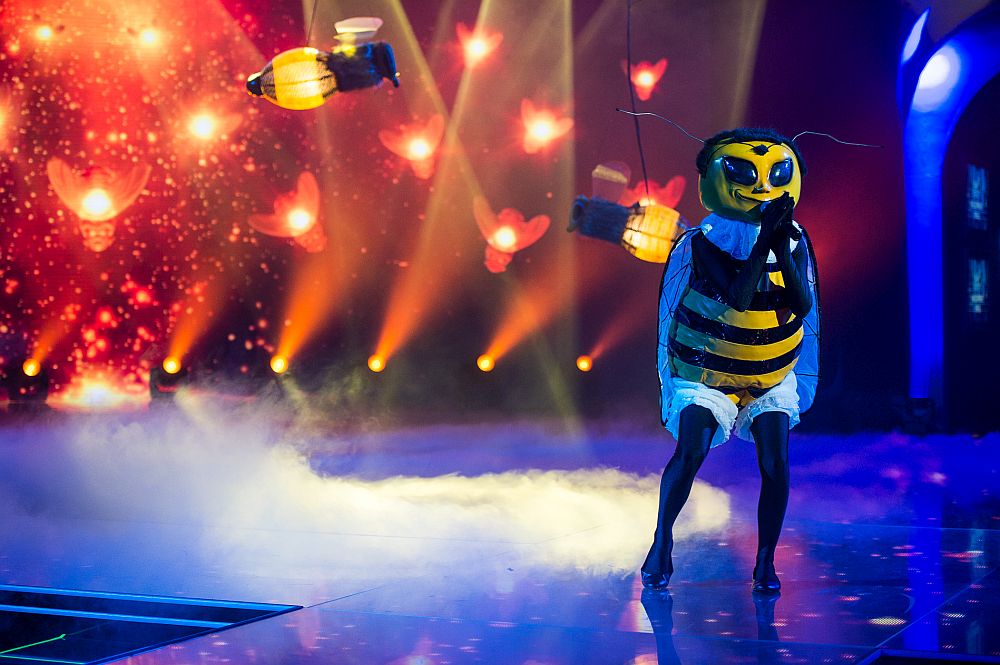 Маскираният певец