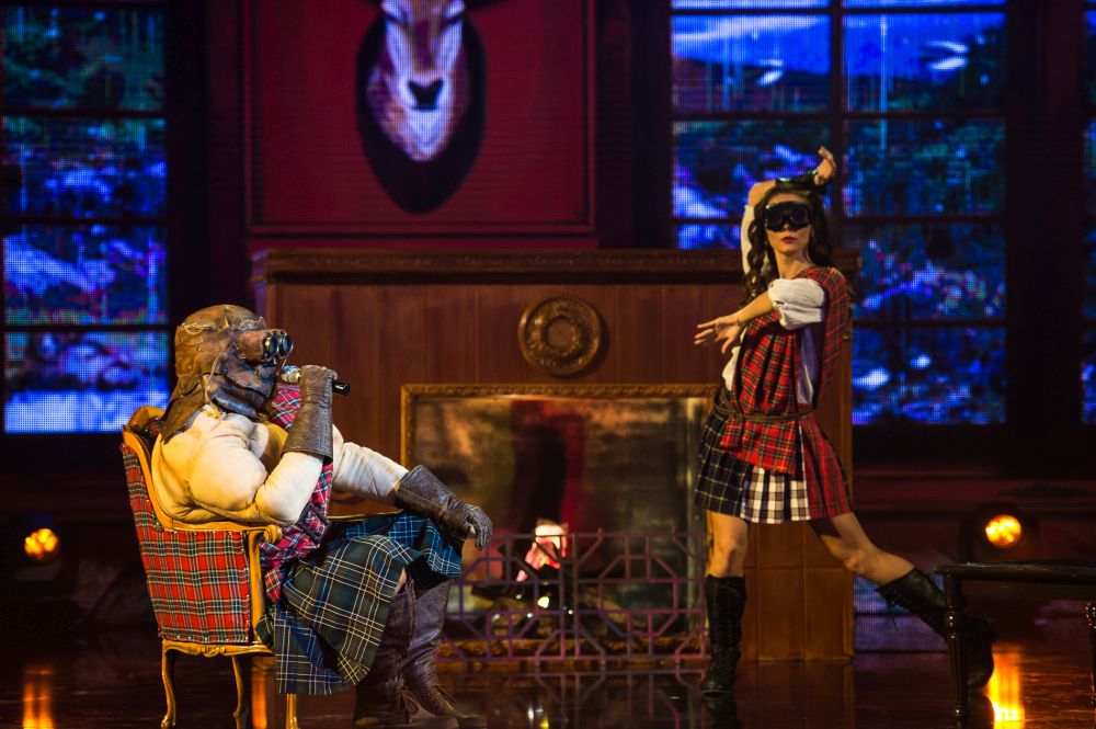 Маскираният певец