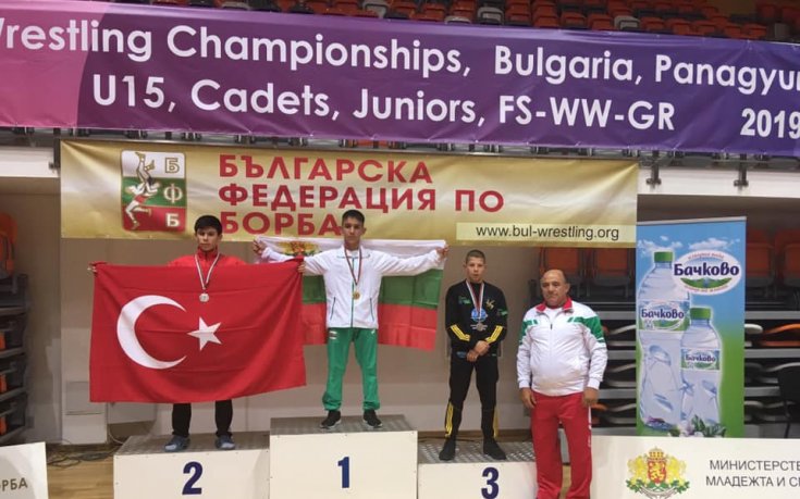 Юношите ни са първи в отборното класиране на Балканиадата по борба
