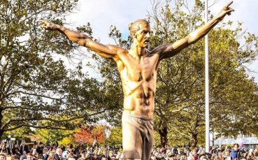 В Швеция бе открита бронзова статуя на Златан Ибрахимович В