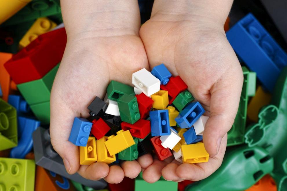Световният лидер на играчките, датският производител на детски конструктори Lego,