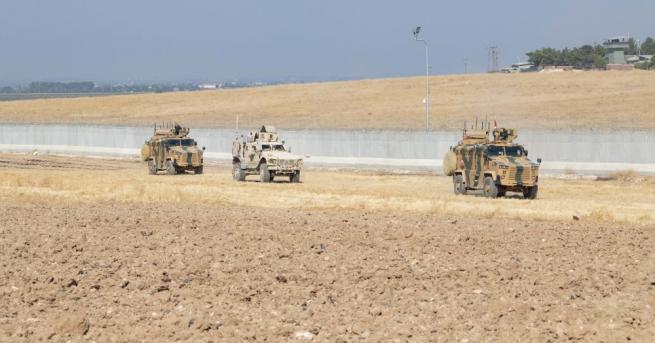 Ръководените от кюрдите власти в Североизточна Сирия обявиха обща мобилизация
