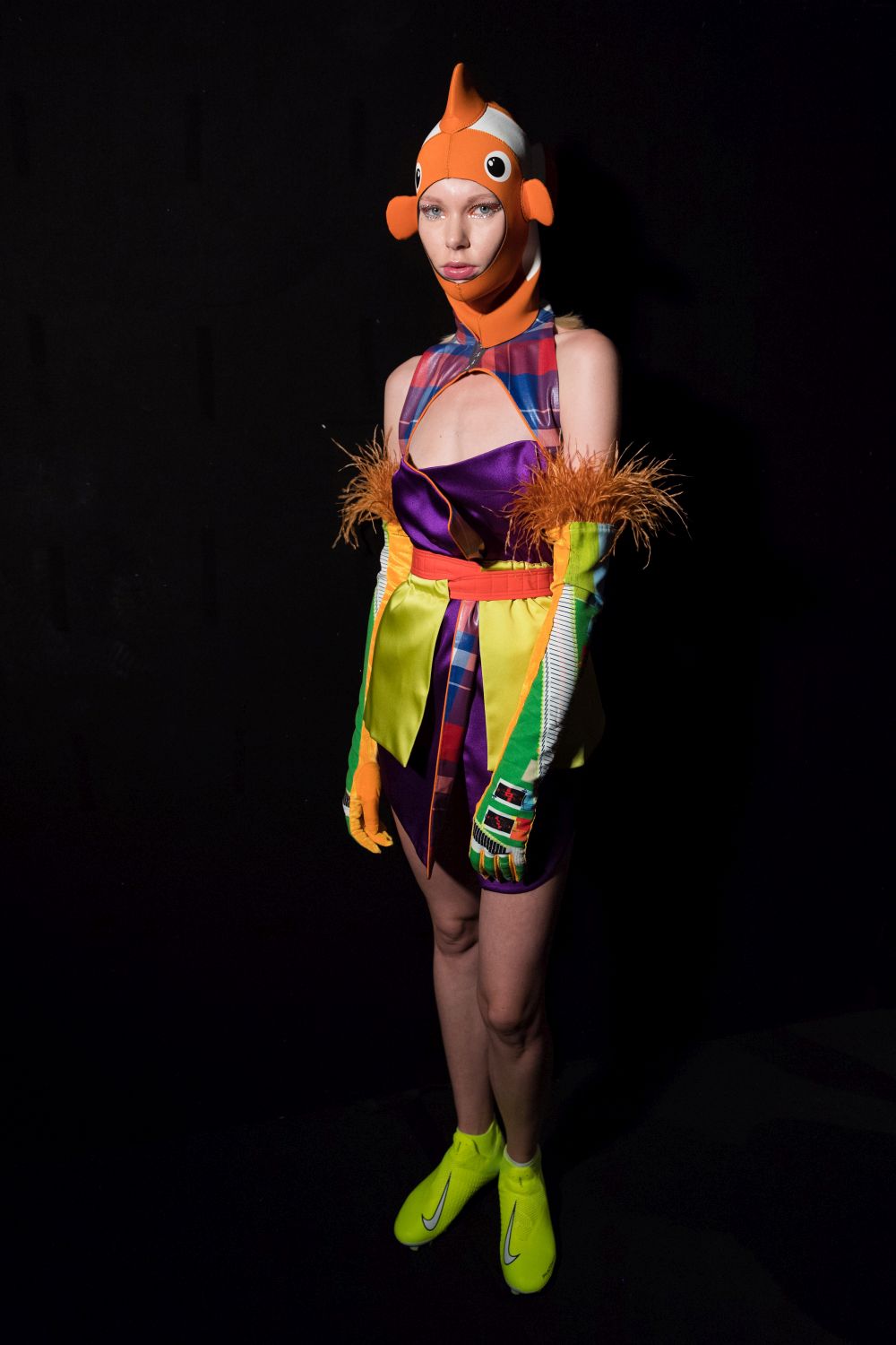 Топли цветове, шарени десени и много екзотика в Седмицата на модата в Истанбул.