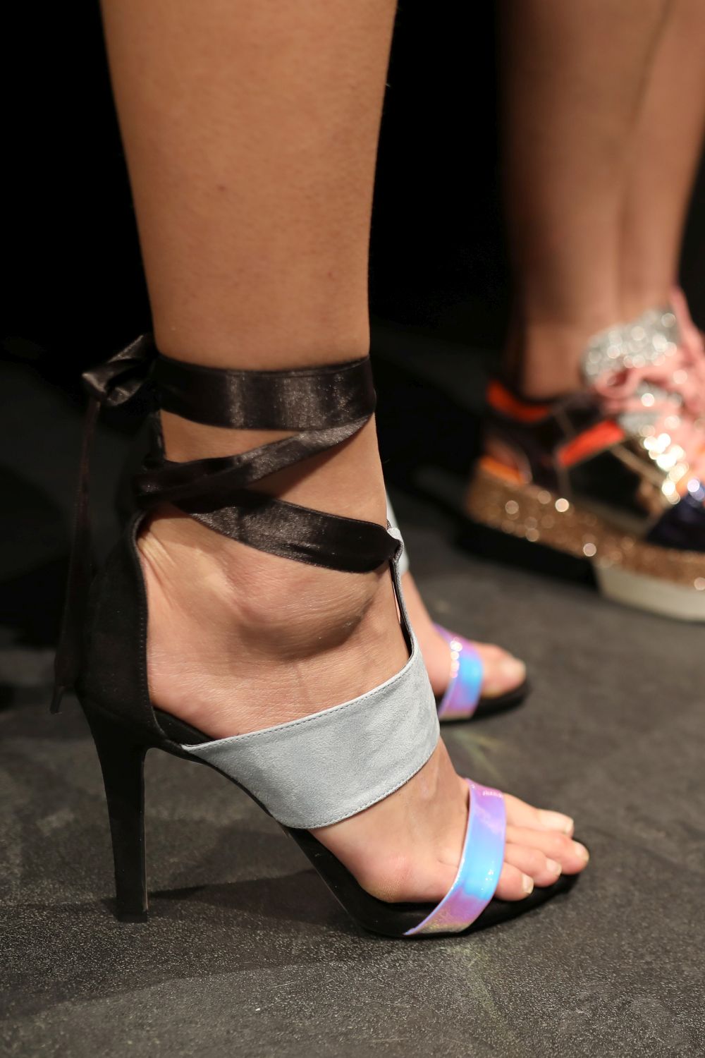 Топли цветове, шарени десени и много екзотика в Седмицата на модата в Истанбул.