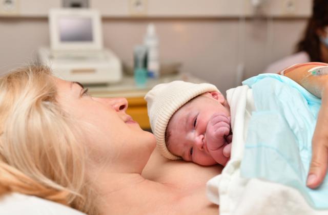 Еднократната помощ за дете не трябва да се обвързва с