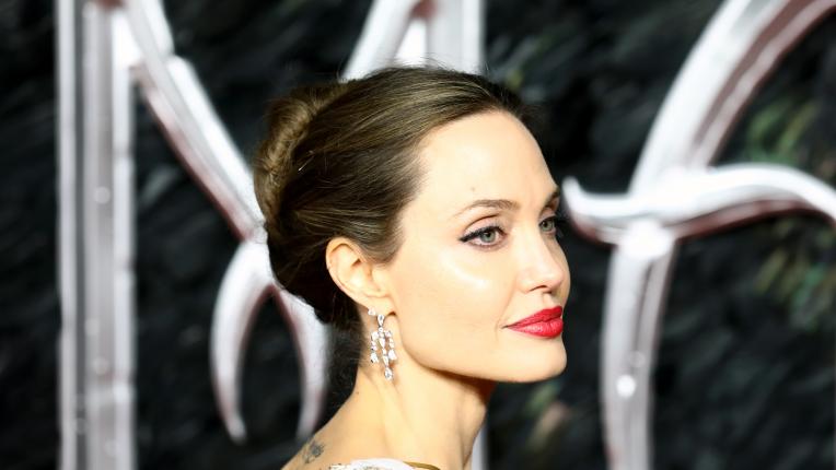 Анджелина Джоли - гола и откровена за Harper's Bazaar