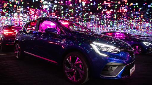  <p>Renault вади четири министър председатели на салона в София</p> 