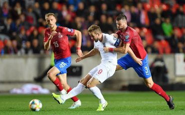 Чехия и Англия играят при 1 1 на почивката в Прага