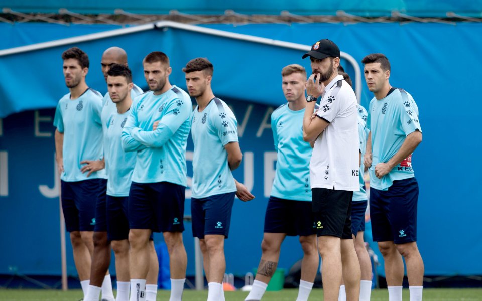 Испанският Еспаньол реши да сплоти колектива в петъчния ден, след