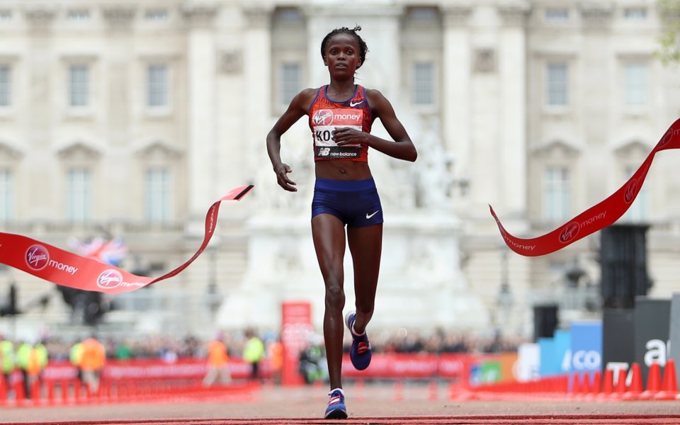 Кенийка разруши световния рекорд в маратона